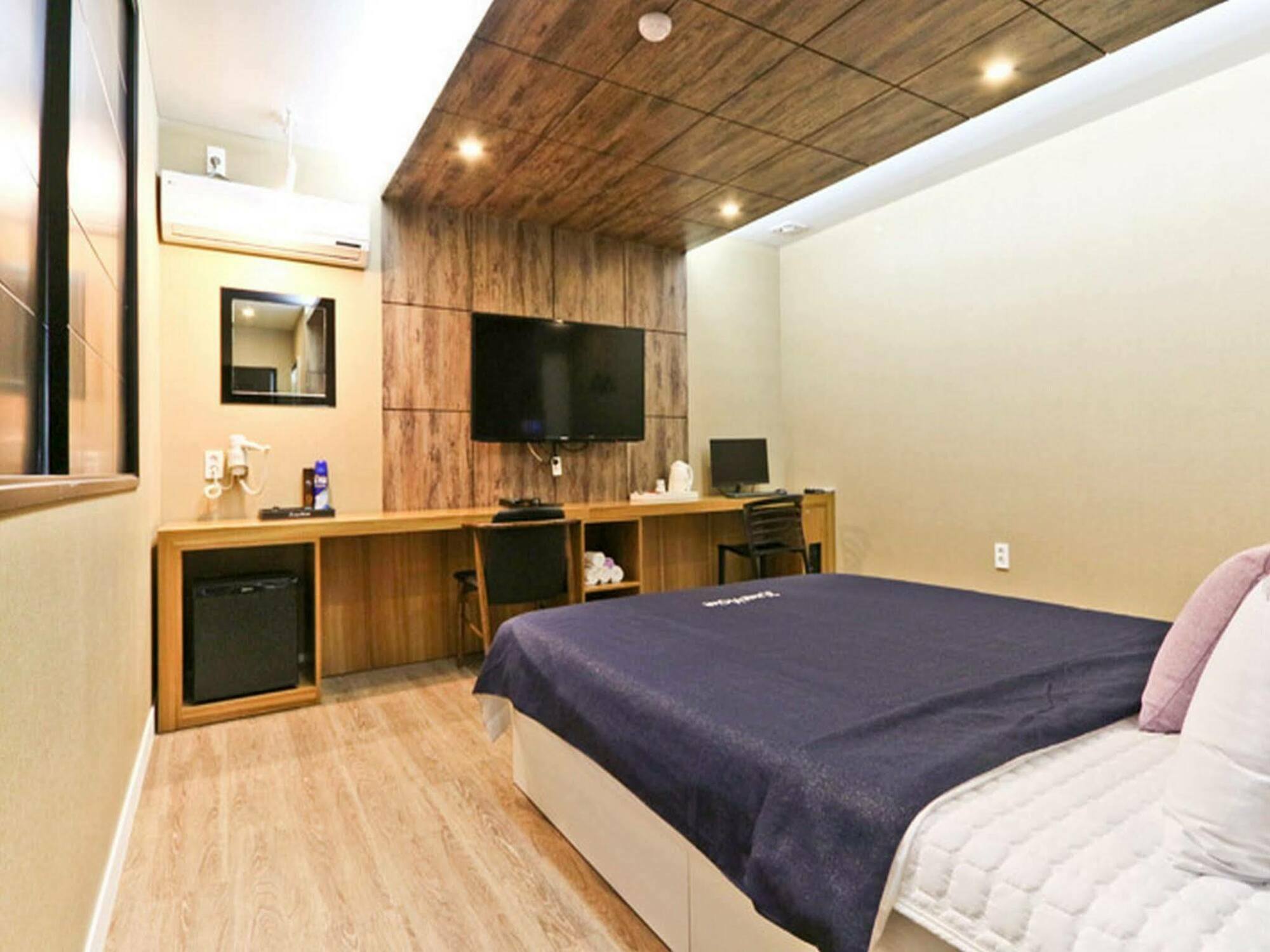 Hotel Home Пусан Экстерьер фото